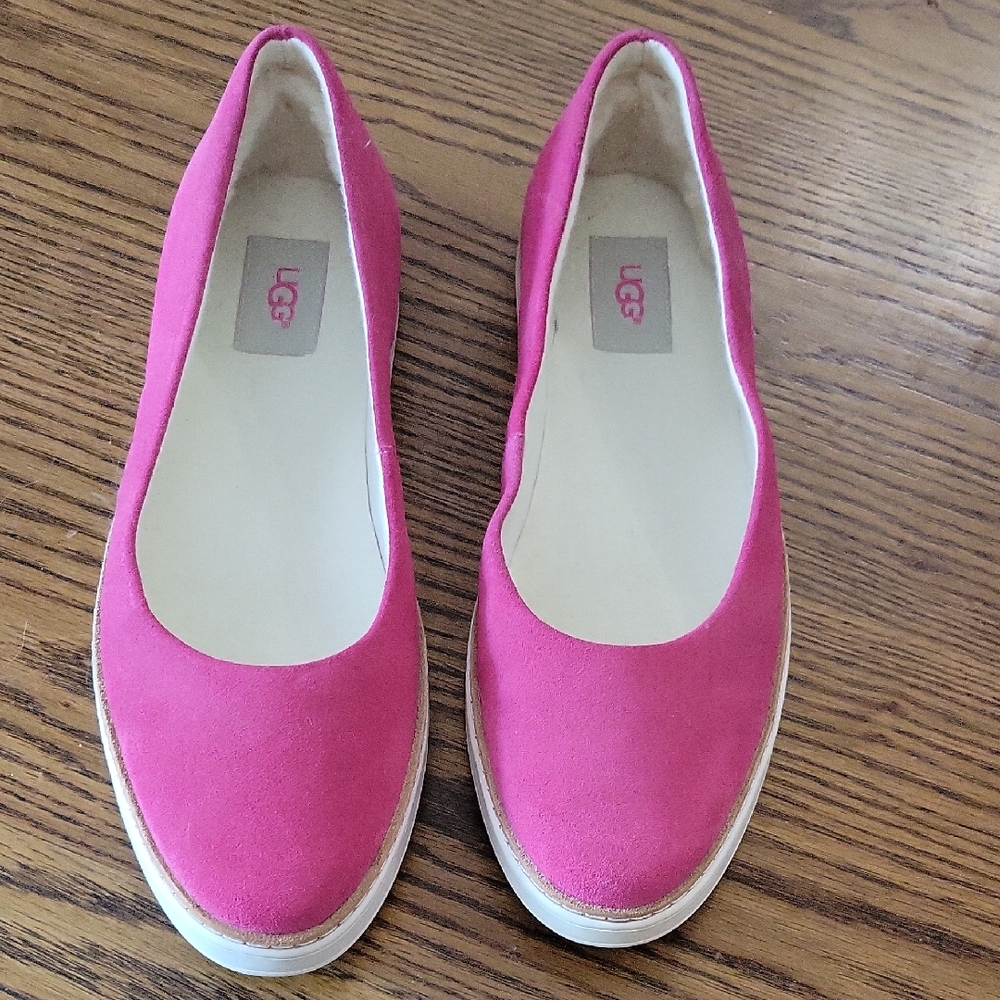 UGG Women's Vibrant Pink Loafers